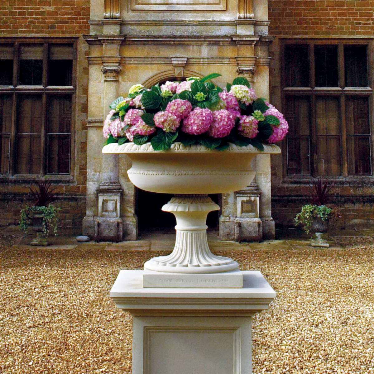 Trafalgar Urn – klassisk planteringsurna - Bild 2